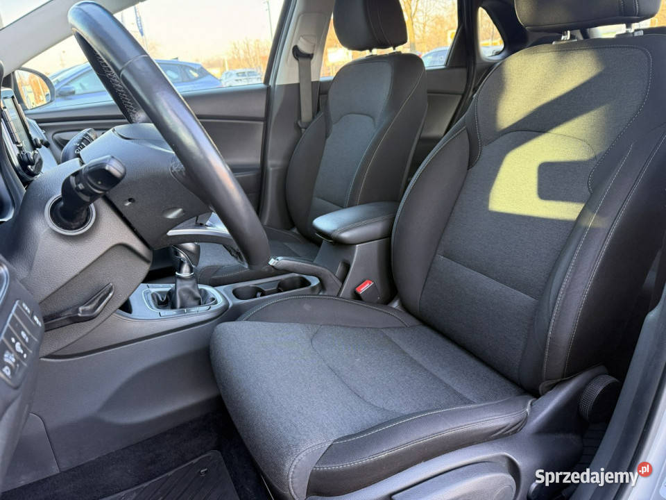 Hyundai i30 15DPI 110 Smart Pakiet Zimowy Salon 1498cm3 Hyundai Piotrków Trybunalski