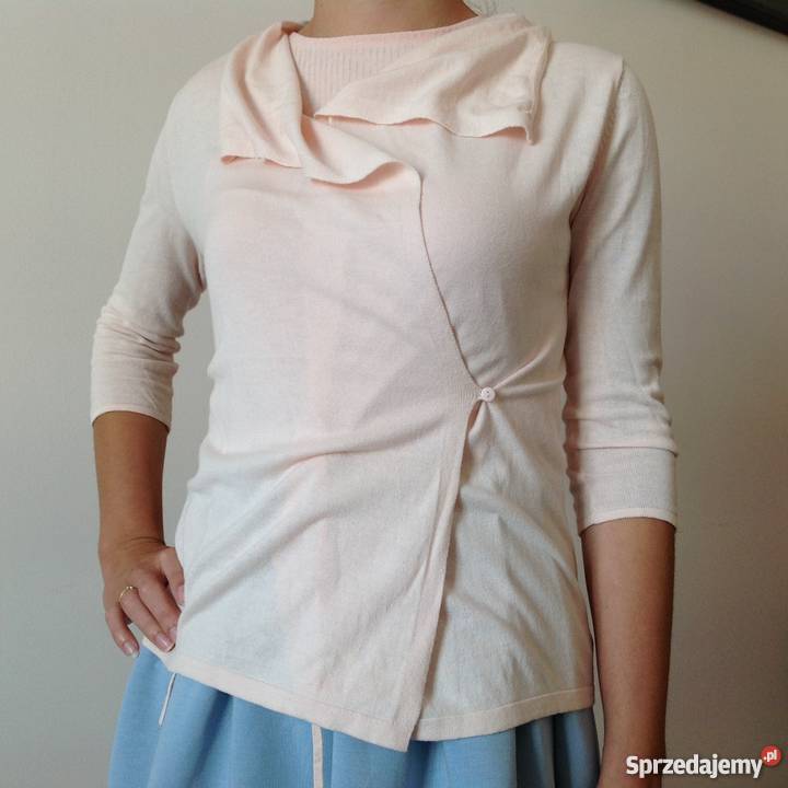 Sweter waniliowy z szerokim kołnierzem