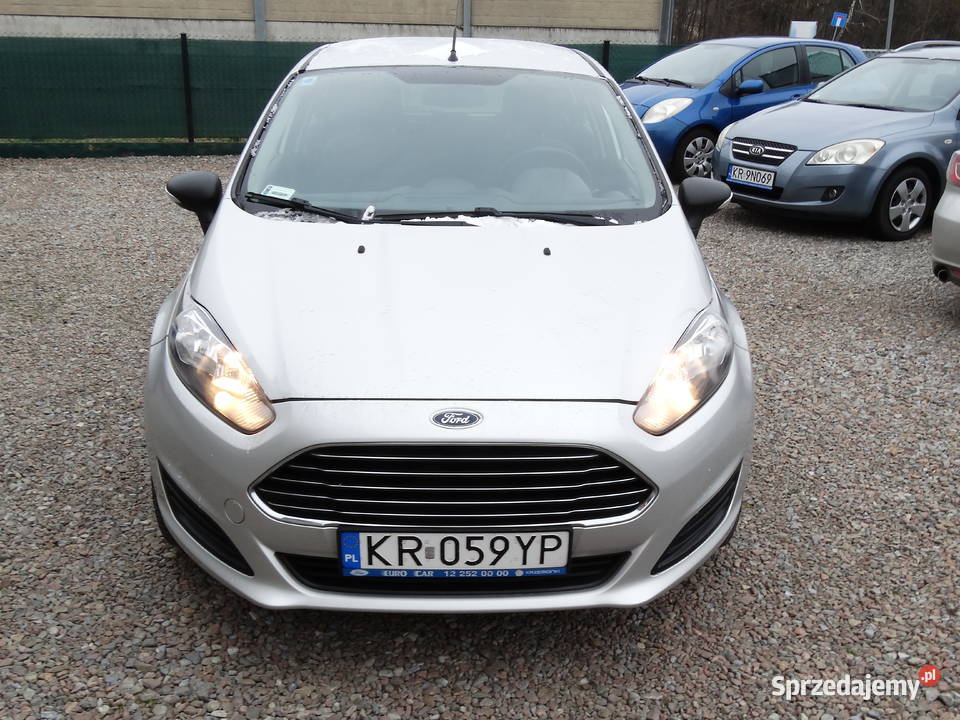 Ford Fiesta mk7 lift Wypożyczalnia wynajem małopolskie Przebieczany auto wynajem