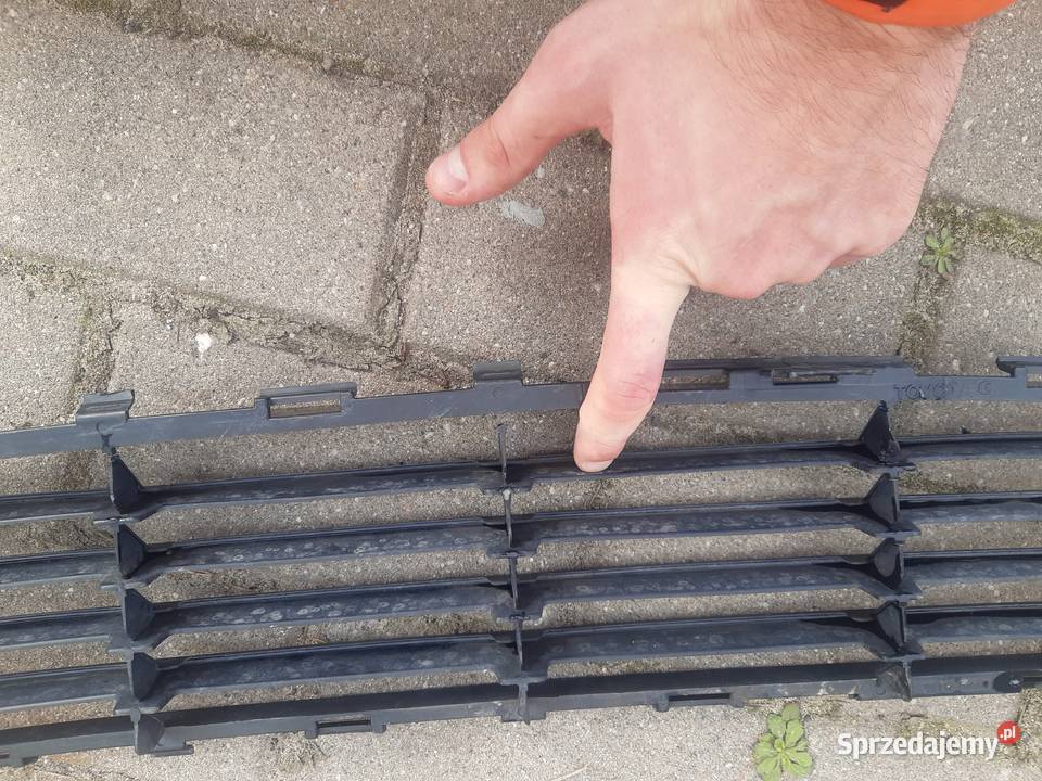 Kratka gril atrapa środkowa zderzaka toyota Zamość sprzedam