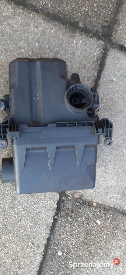 Filtr powietrza toyota yaris 0105r 0J01