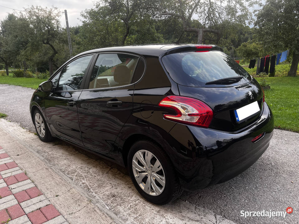 Peugeot 208 16 eHDI 92 2012 Czarny Klimatronic 249000km Nowa Słupia