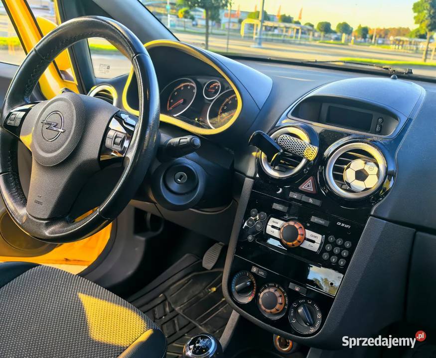 Opel Corsa D 14 90 2009 Corsa Łódź