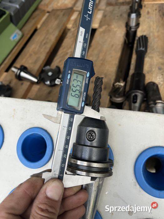 Frez walcowoczołowy VHM 12 mm w oprawce SK40 DIN Tuliszków