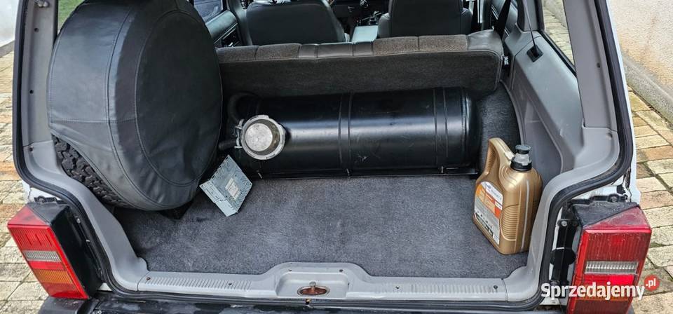 Jeep Cherokee xj 25 bezyna nieuszkodzony Ślesin sprzedam