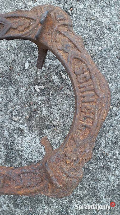 PrzedwojennaStylowa podstawa pod garnekZ żeliwa zachodniopomorskie