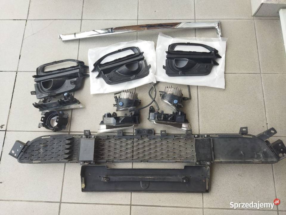 Infiniti Q50 kratki zderzaka halogen