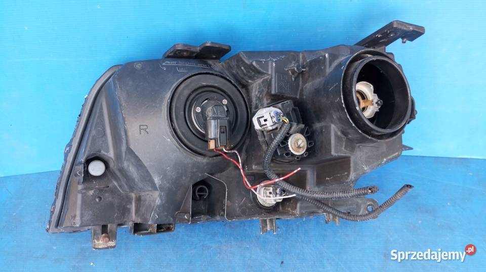 LAMPA PRAWY PRZÓD XENON SUZUKI VITARA II 0814 osobowe Nowy Tomyśl