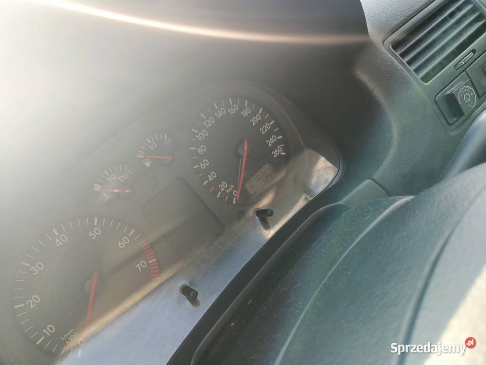 Sprzedamzamienię Volkswagena Bora 1 6 mpi z wielkopolskie Konin