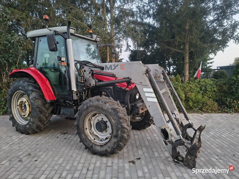 Massey Ferguson 5455 Z Turem rolnika
