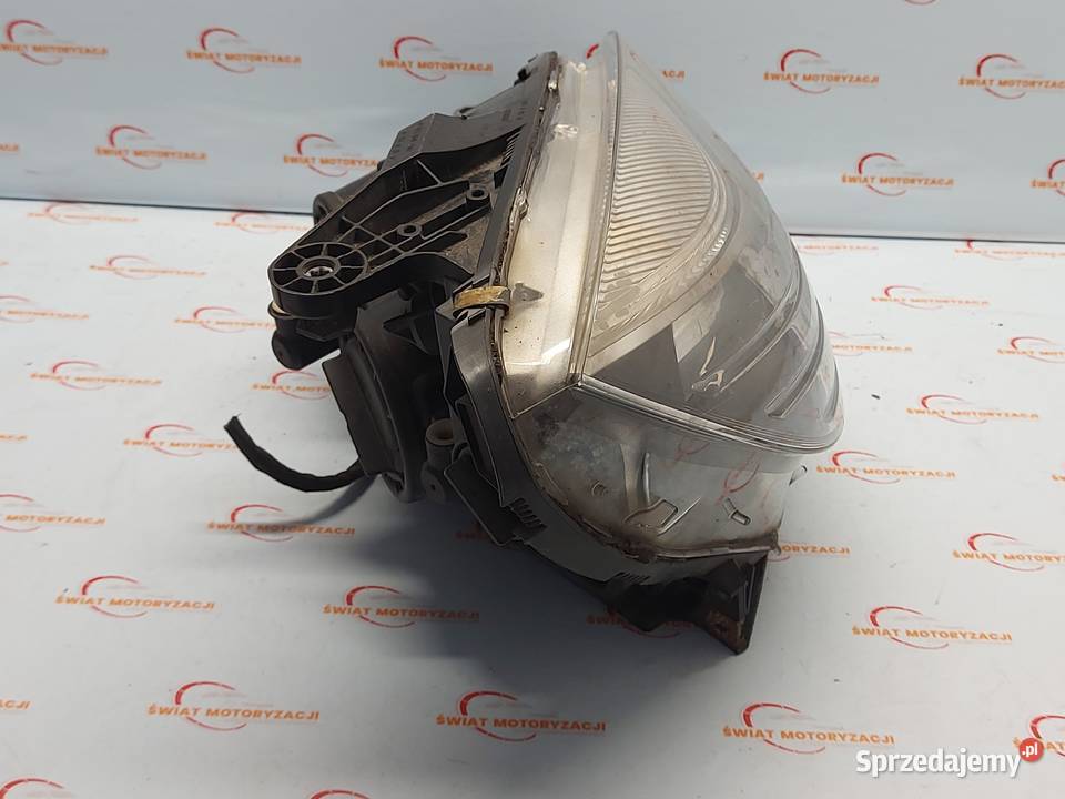 MERCEDES CLC CL203 10r lampa prawa przód Kielce