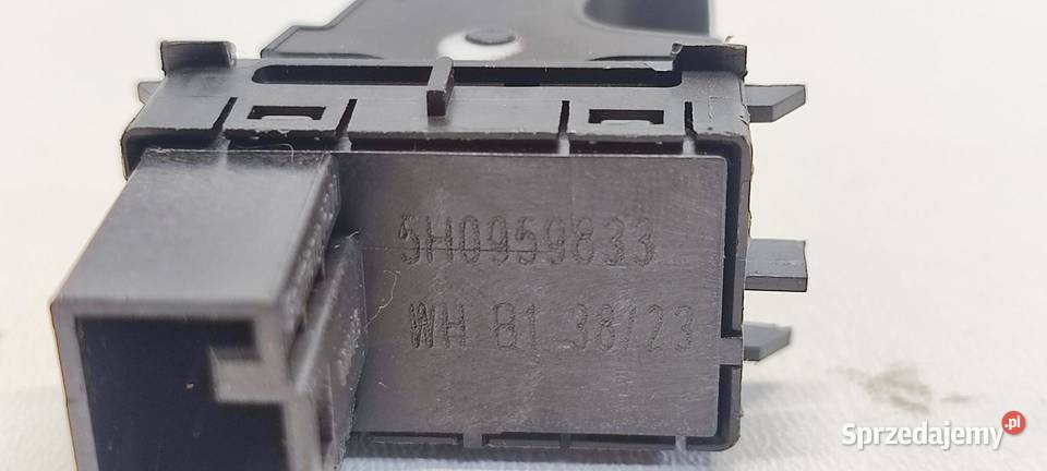 CUPRA FORMENTOR PRZYCISK OTWIERANIA KLAPY osobowe
