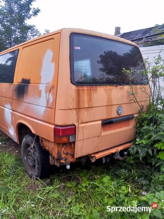 Sprzedam na części 19 TDI nowa pompa paliwa Pozostałe Czermno