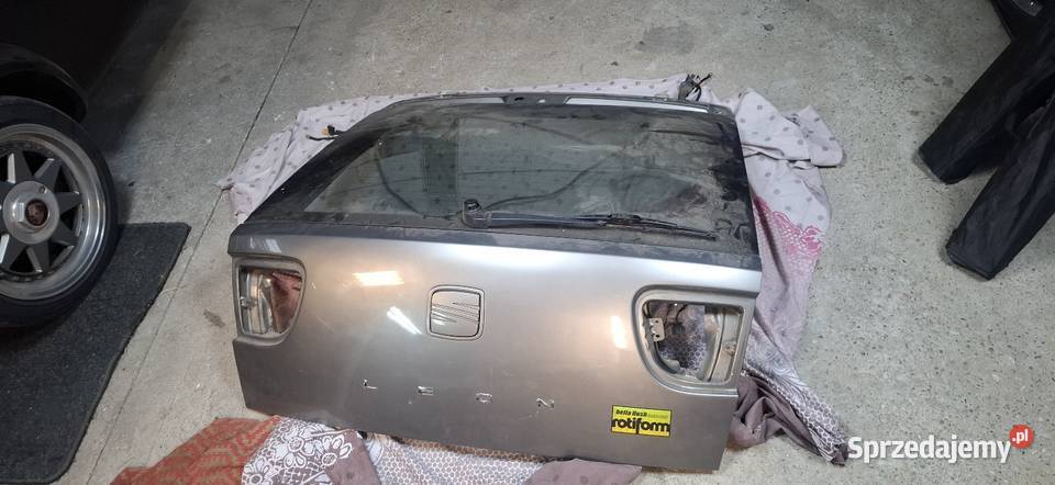 Klapa tyl Seat Leon 1 pomorskie Żelistrzewo