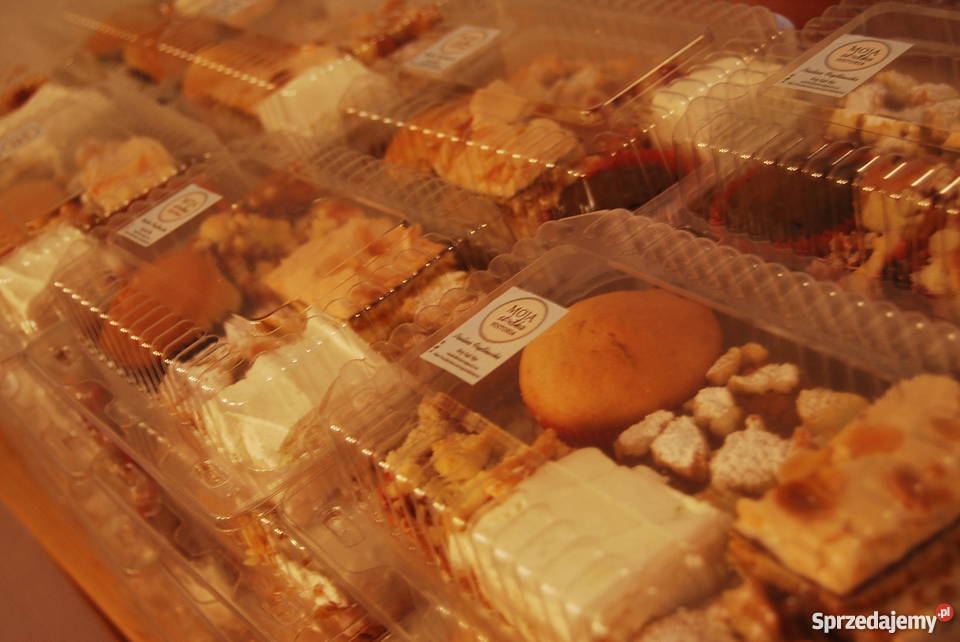 Torty muffinki słodkie stoły WESELE KOMUNIE Catering i gastronomia Nysa
