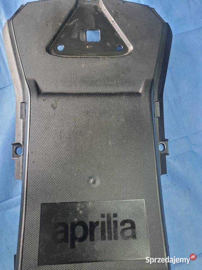 Aprilia TUONO V4 1100 nadkole tył osłona dolna