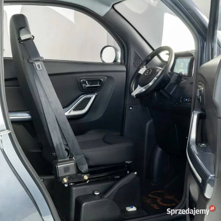 skuter elektryczny zabudowany z dachem MICRO CAR