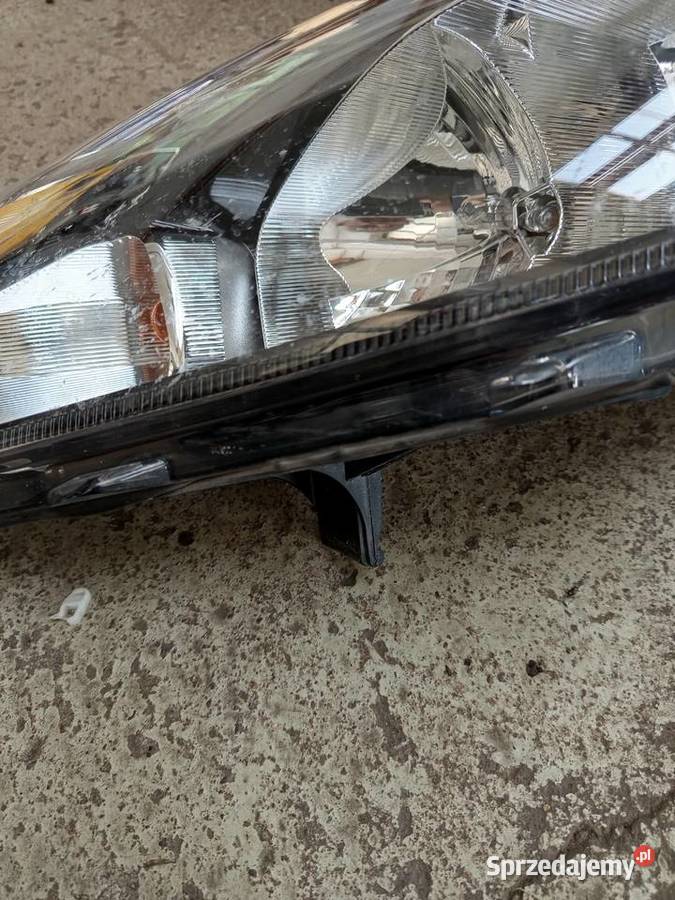 Reflektor lewy fiesta MK7 20122019 Części samochodowe Rzeszów