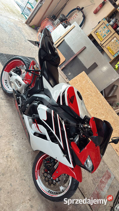 Honda CBR 1000RR SC57A 2004 Garbów sprzedam