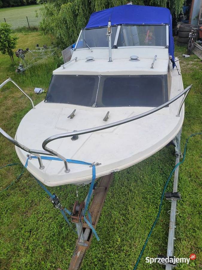 Szwedzka łódź kabinowa duża lekka 520