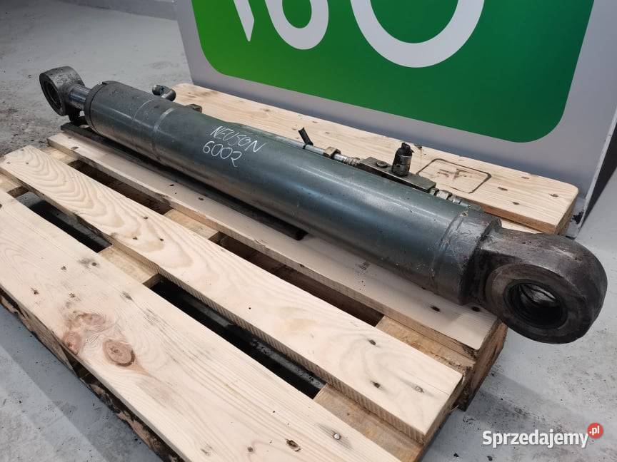 Neuson 6002 Siłownik ramienia głównego sprzedam