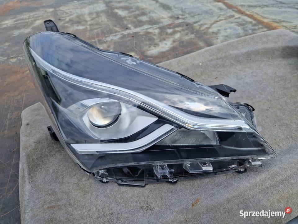 Toyota Yaris III lift soczewka LED ORG KPL EU Lampy przednie Mielec