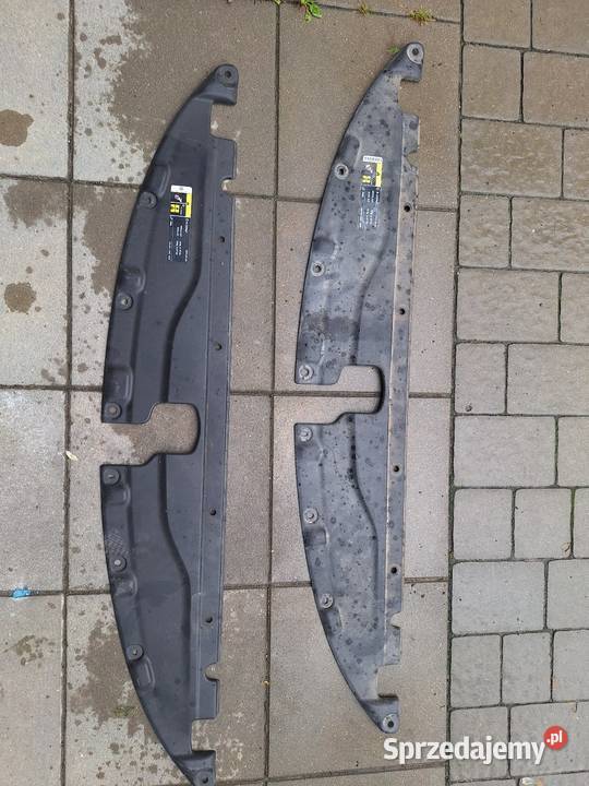 Maskownica pasa przedniego Chrysler Pacifica