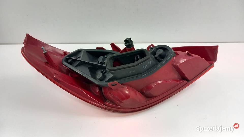 PEUGEOT 207 CC LAMPA TYŁ PRAWA osobowe sprzedam