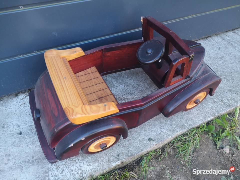 Duży drewniany samochód łódzkie Aleksandrów Łódzki