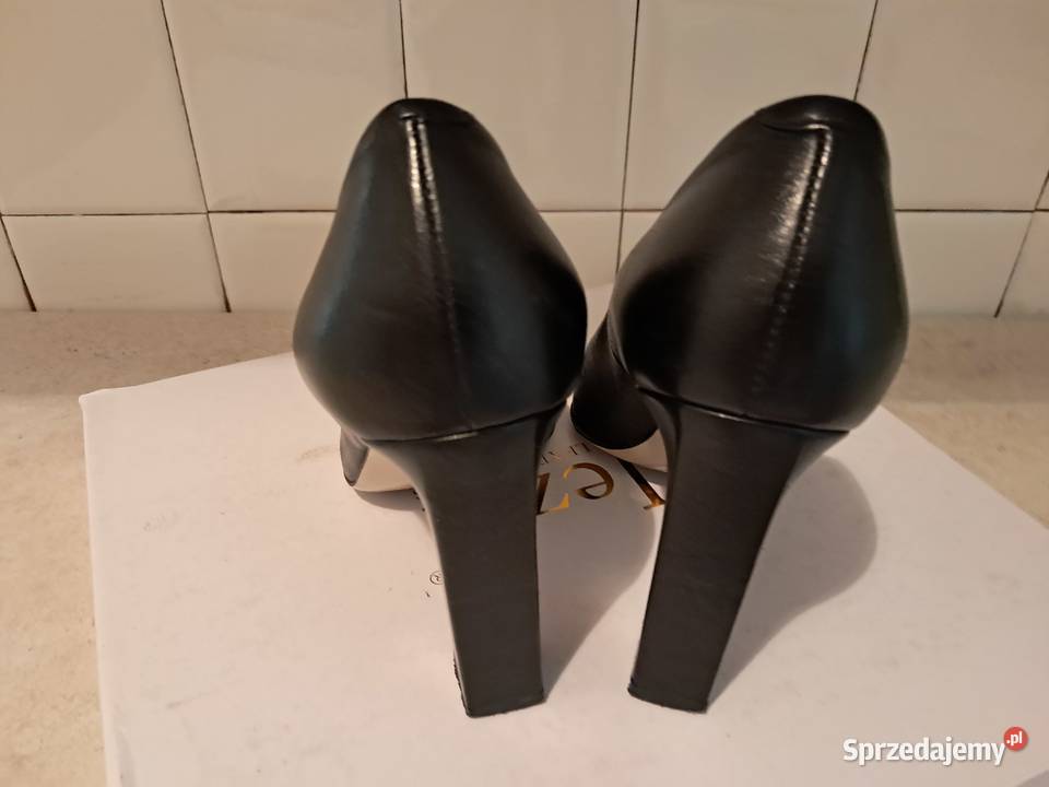 Buty damskie skórzane czółenka czarne BRAVOMODA Czółenka