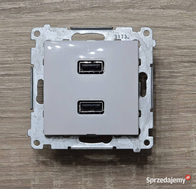 Kontakt Simon 54 Ładowarka USB podwójna AA 21A Gniazda Krzeszowice