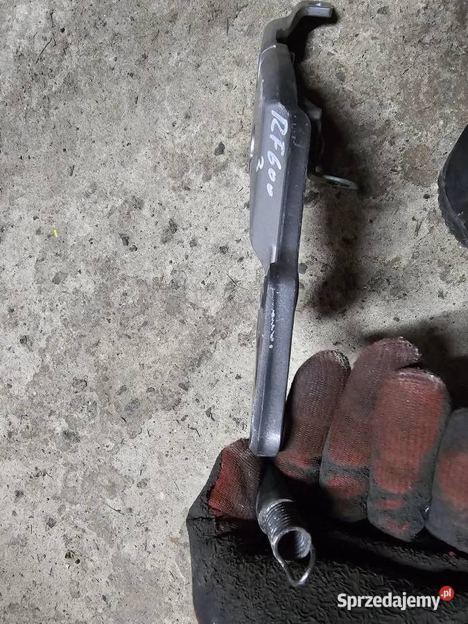 Suzuki RF 600 mocowanie set prawy podnóżka pompy dolnośląskie
