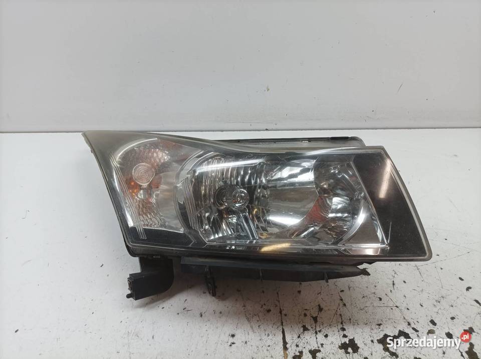 LAMPA PRZÓD PRAWA EU Chevrolet Cruze I 2008 2014 Lampy przednie sprzedam