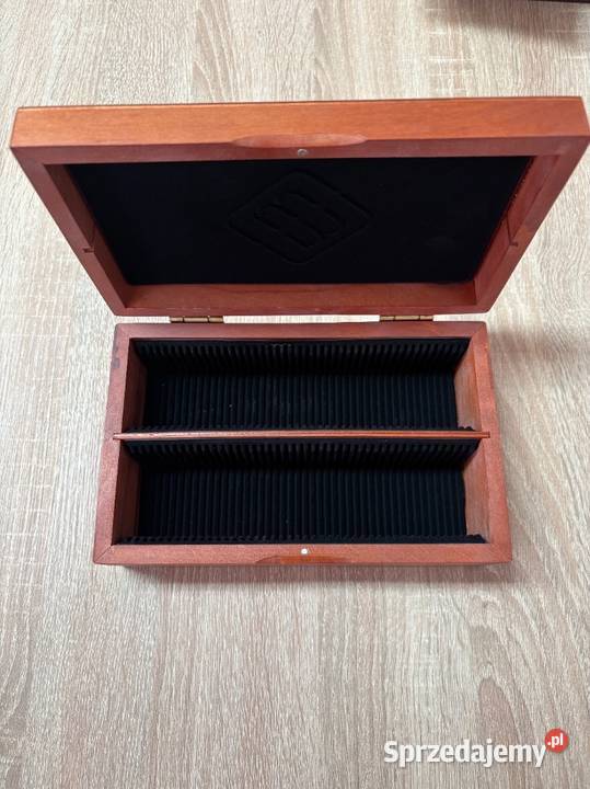 Drewniane pudełko kolekcjonerskie Piotrków Trybunalski