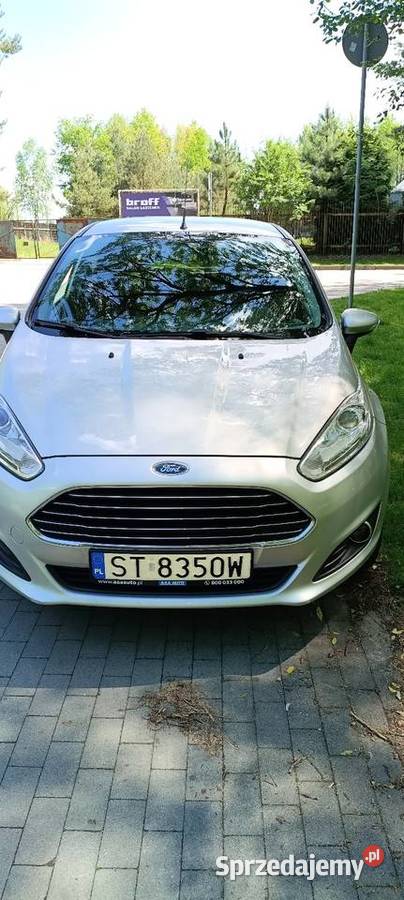 Sprzedam Ford Fiesta 100 2016 srebrny