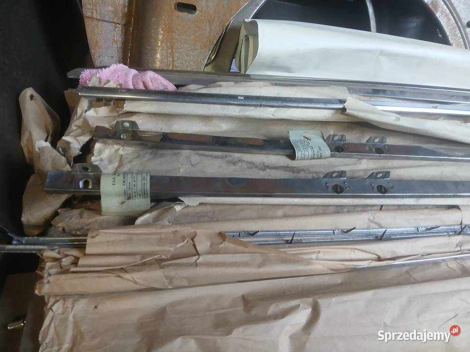 Listwa górna atrapy bumerang do fiata 125p ST Koluszki