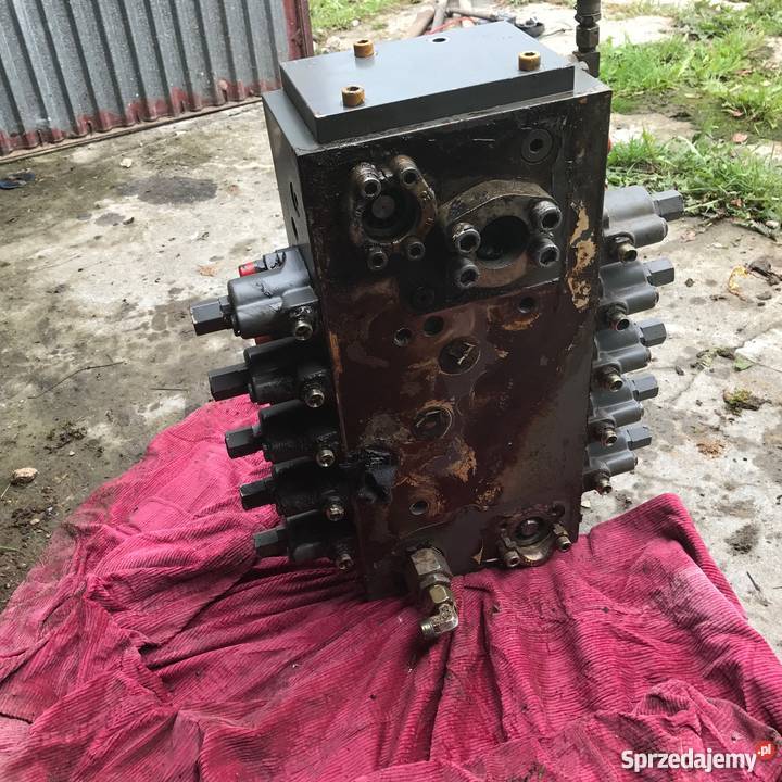 Liebherr r 904c Rozdzielacz glowny nie Brzeziny