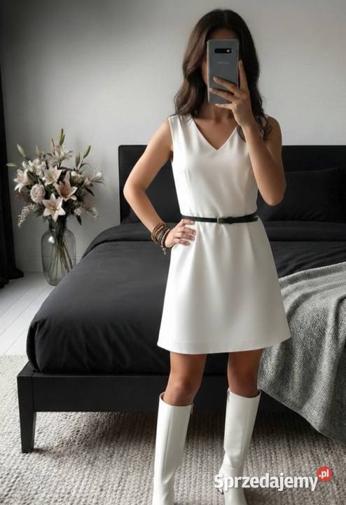 Biała sukienka z haftem na podszewce r 42