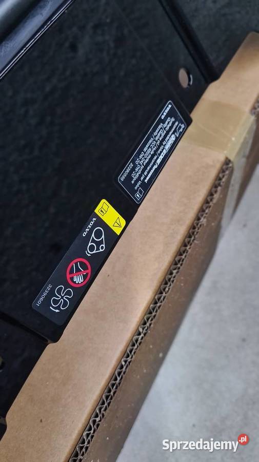 Grill atrapa znaczek logo Volvo XC60 II OEM 2126 Lelis