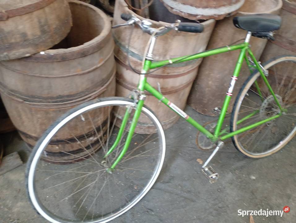 Starocie beczka drewniana niecka grabie balie Mniszew