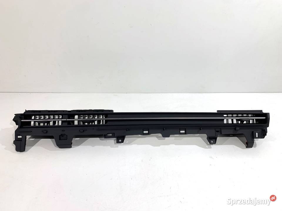 KRATKA NAWIEWU PRZÓD ŚRODKOWA LEXUS LBX