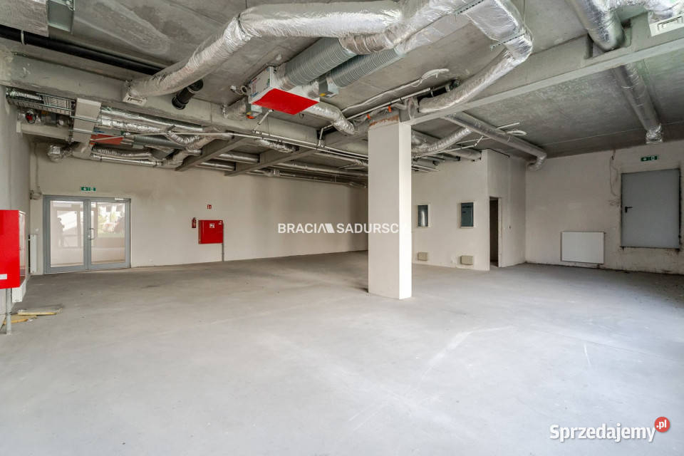 Lokal Kraków Bohaterów Września 343m2 od ulicy