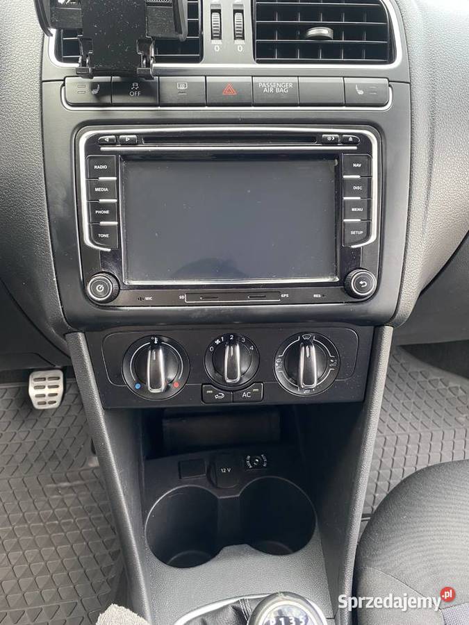 Volkswagen Polo 6R 14Mpi 2011 Bogate wyposażenie Myszków