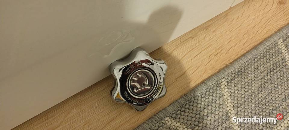 ŁADNY KOREK CHŁODNICY CHROM SKODA 120 GLS 105 Świdnica