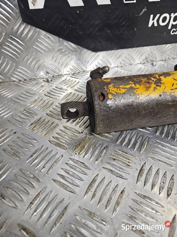 Siłownik hydrauliczny wspomagania Massey Gdynia