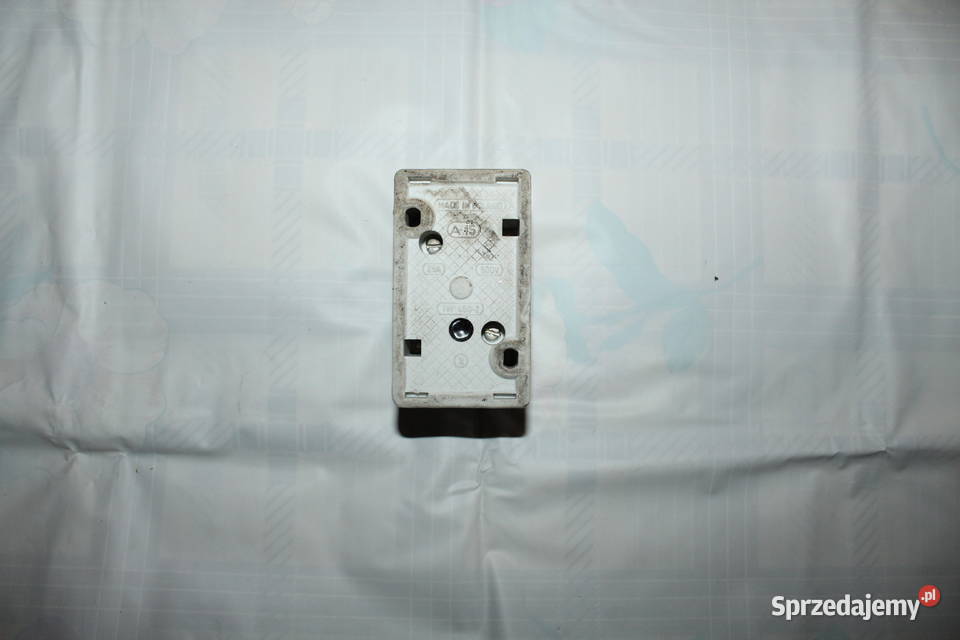 Ceramiczne gniazdo bezpiecznika PRL