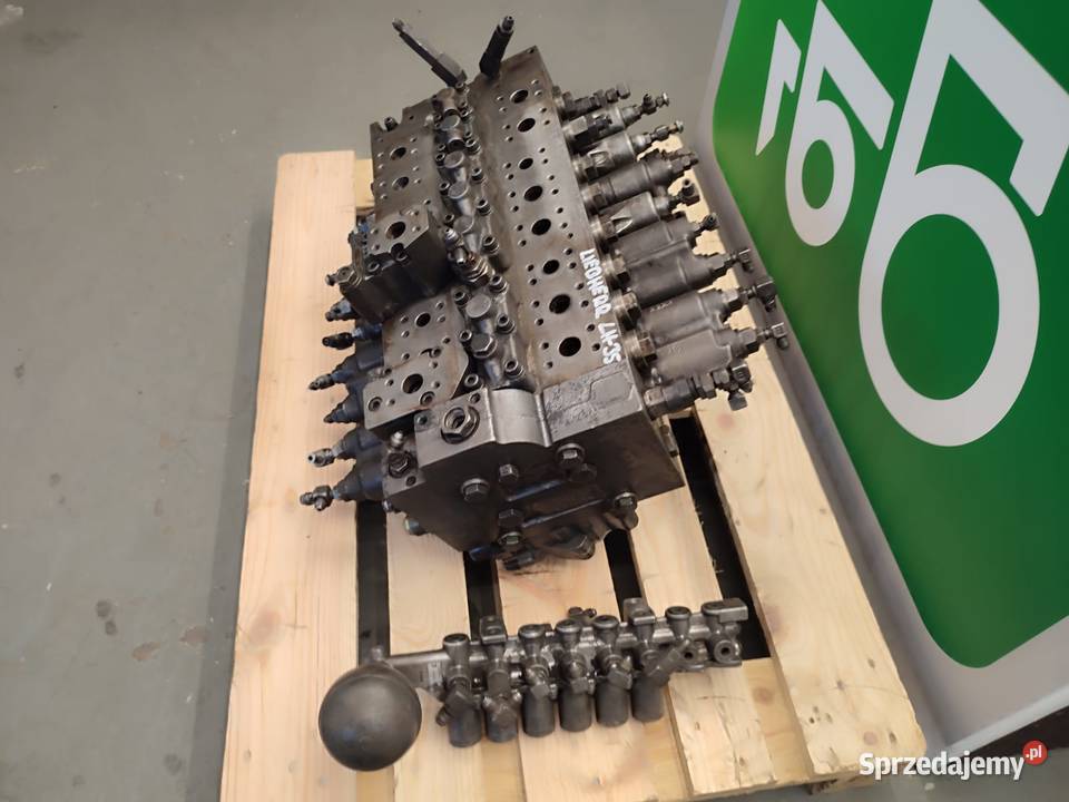 Rozdzielacz hydrauliczny 20Y6031212 7234611722 Części maszyn i innych pojazdów Wilkowo