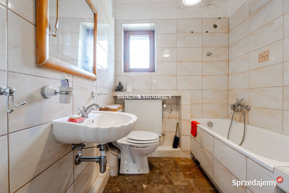 sprzedaży lokalu Kraków Powstańców 300m2 dojazd asfaltowy