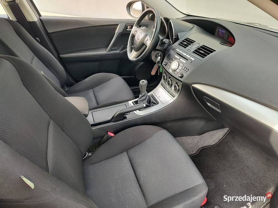 MAZDA 3 SEDAN 16 BENZYNA