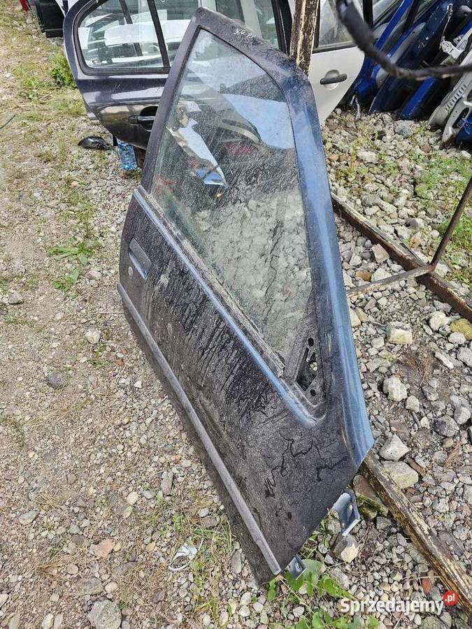 Drzwi pegueot 306 prawy przód osobowe Łagów